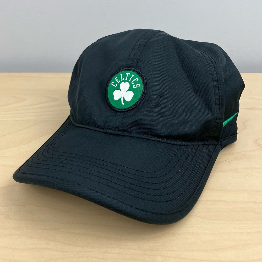 Nike Dri-Fit Featherlight Strapback Hat Boston Celtics NBA Black & Green Logo